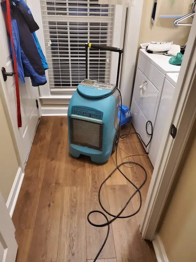 Commercial dehumidifier deployed for Crawl Space Restoration in Miramar Beach